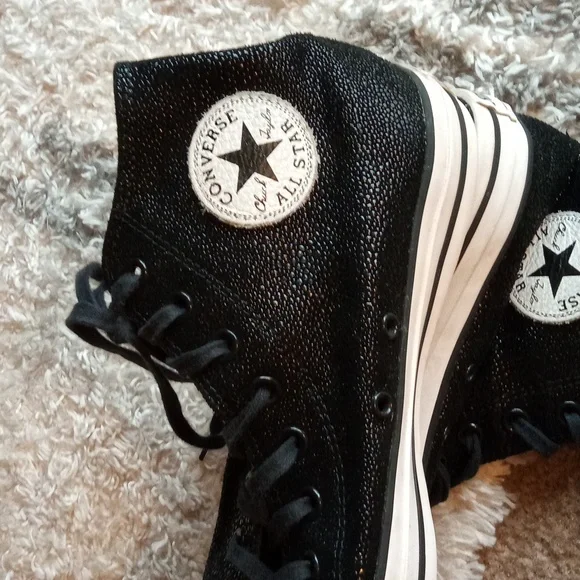 Converse Black and White High-Top Sneakers 10 Leather Upper - Picture 3 of 14